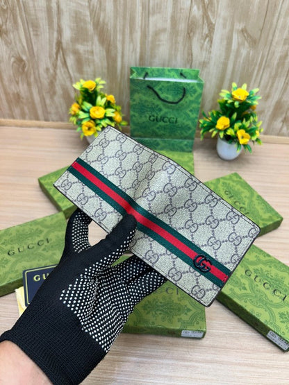 Gucci GG Supreme Canvas Wallet – Beige with Web Stripe & Chrome GG Emblem