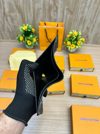 Louis Vuitton Giant Monogram Classic Brown Bifold Wallet